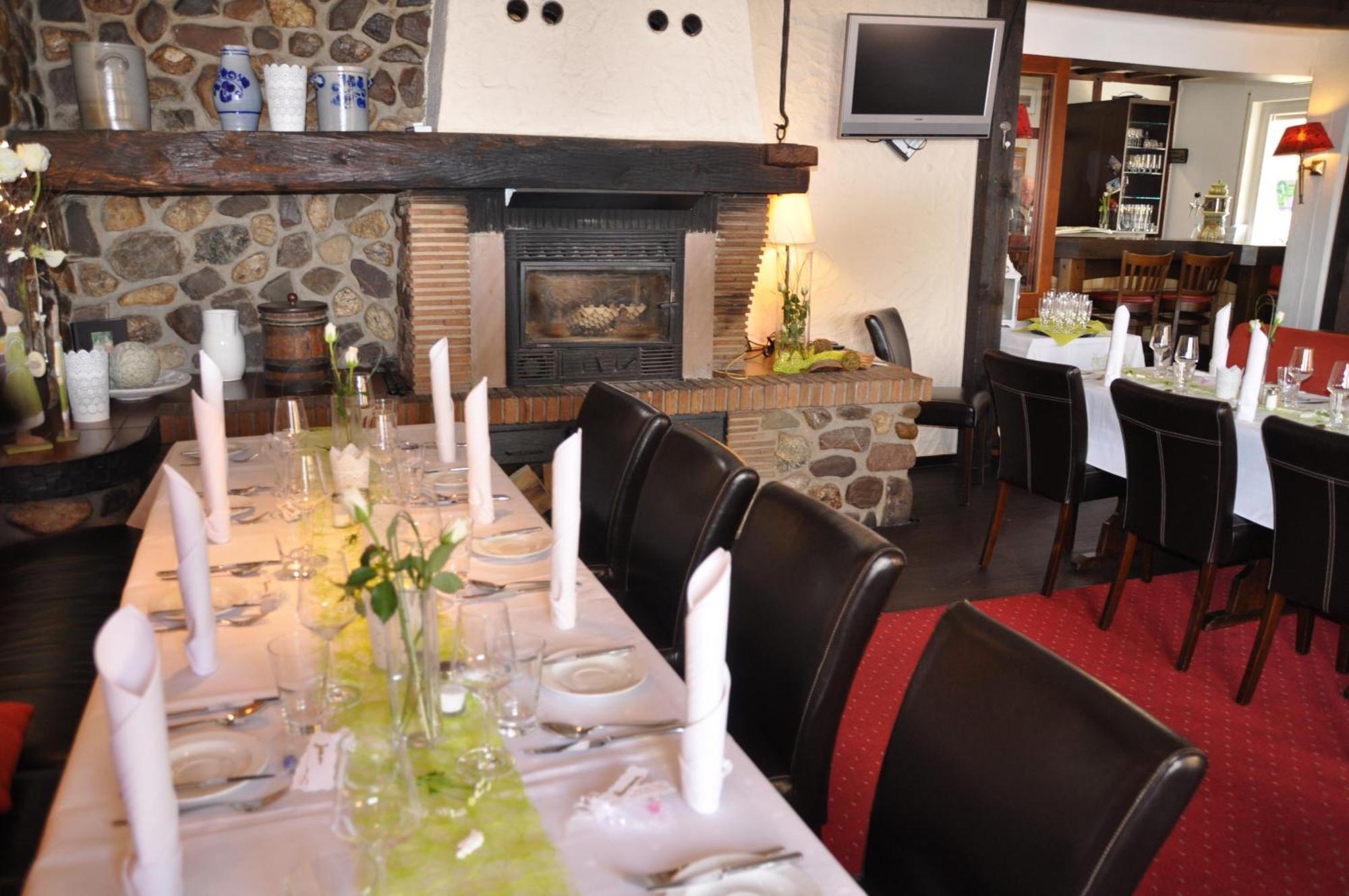 Gasthaus Zur Rebe Mehring  Ngoại thất bức ảnh
