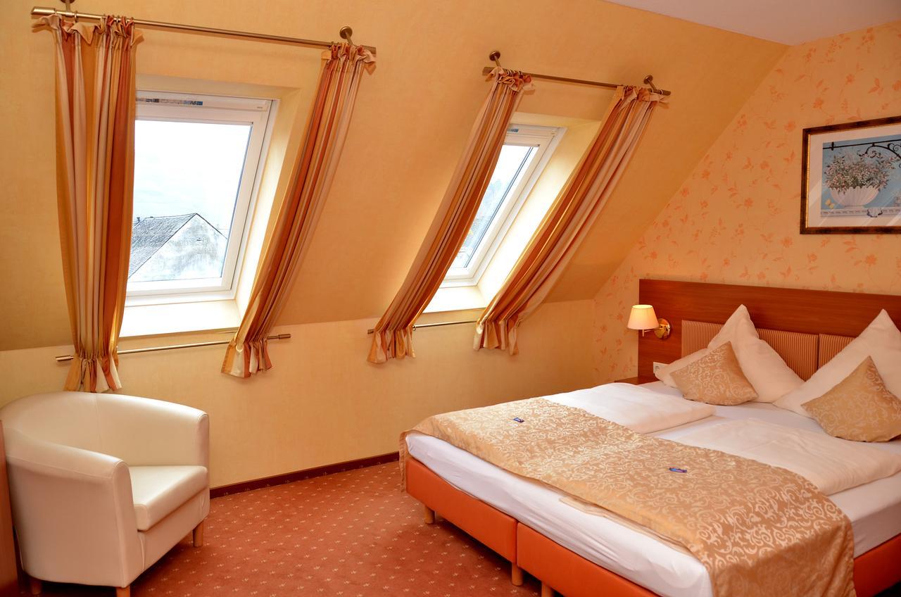 Gasthaus Zur Rebe Mehring  Ngoại thất bức ảnh